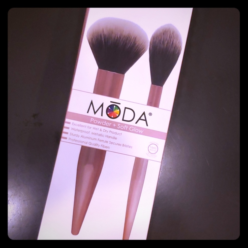 Makeup brushes
